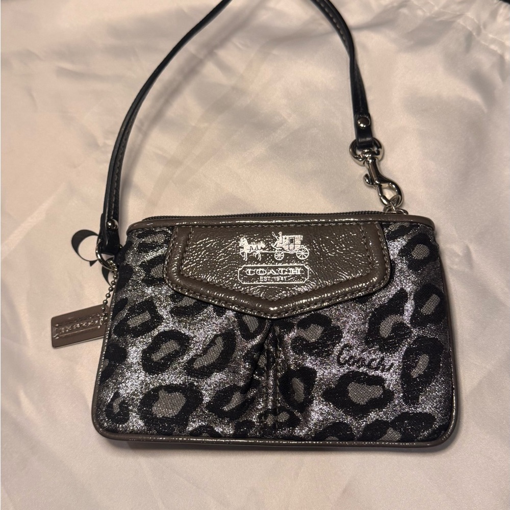 Vintage Coach Metallic Leopard Print Wristlet in Silver and Black Never Used